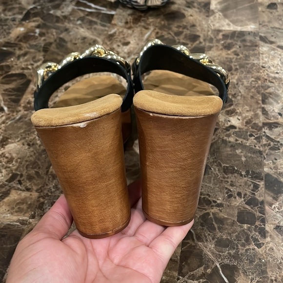 Vince Camuto - Picture 4 of 6